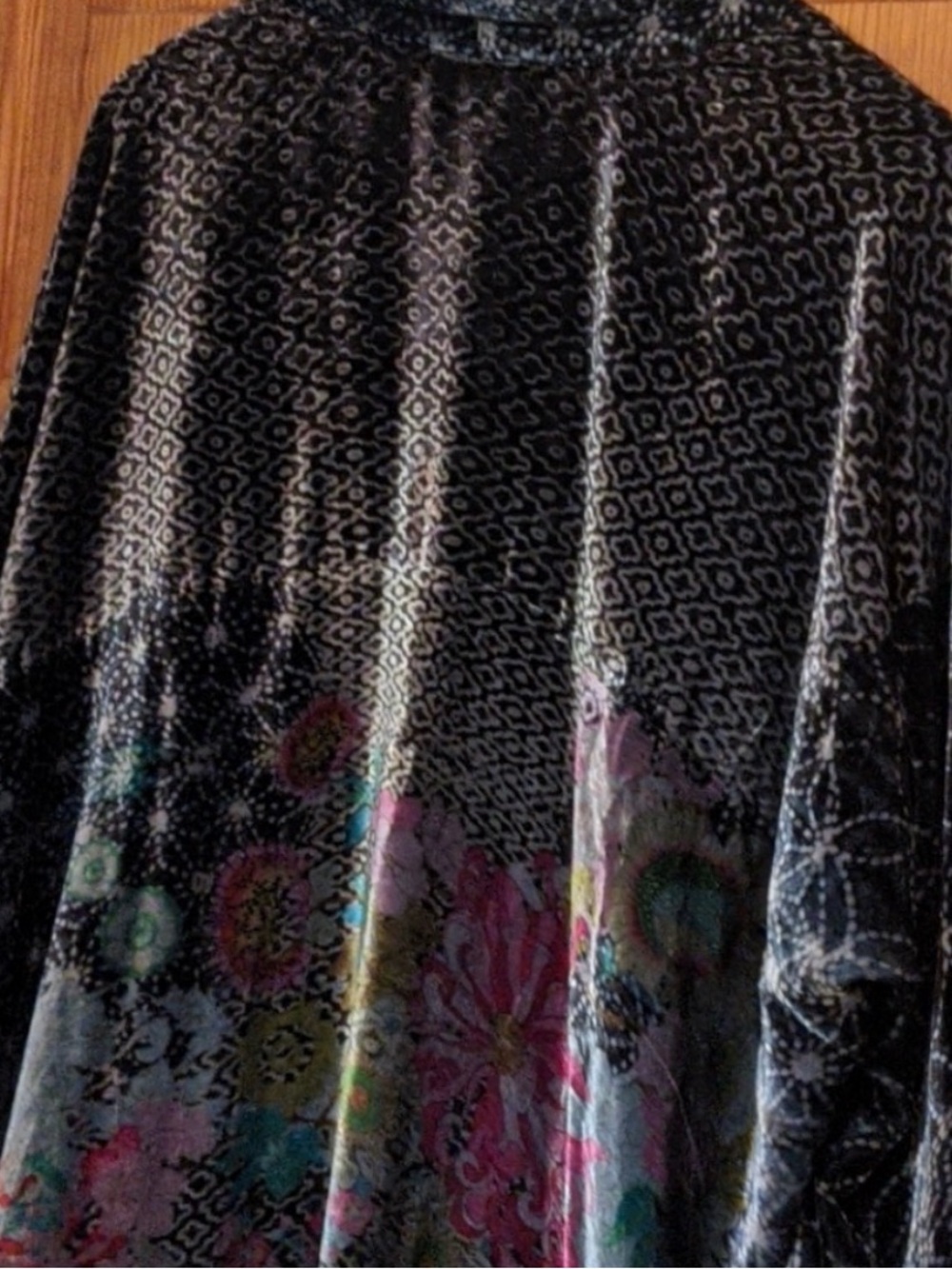 Johnny Was Elegant Black and Gray Velvet Kimono Open Cardigan - Picture 2 of 9